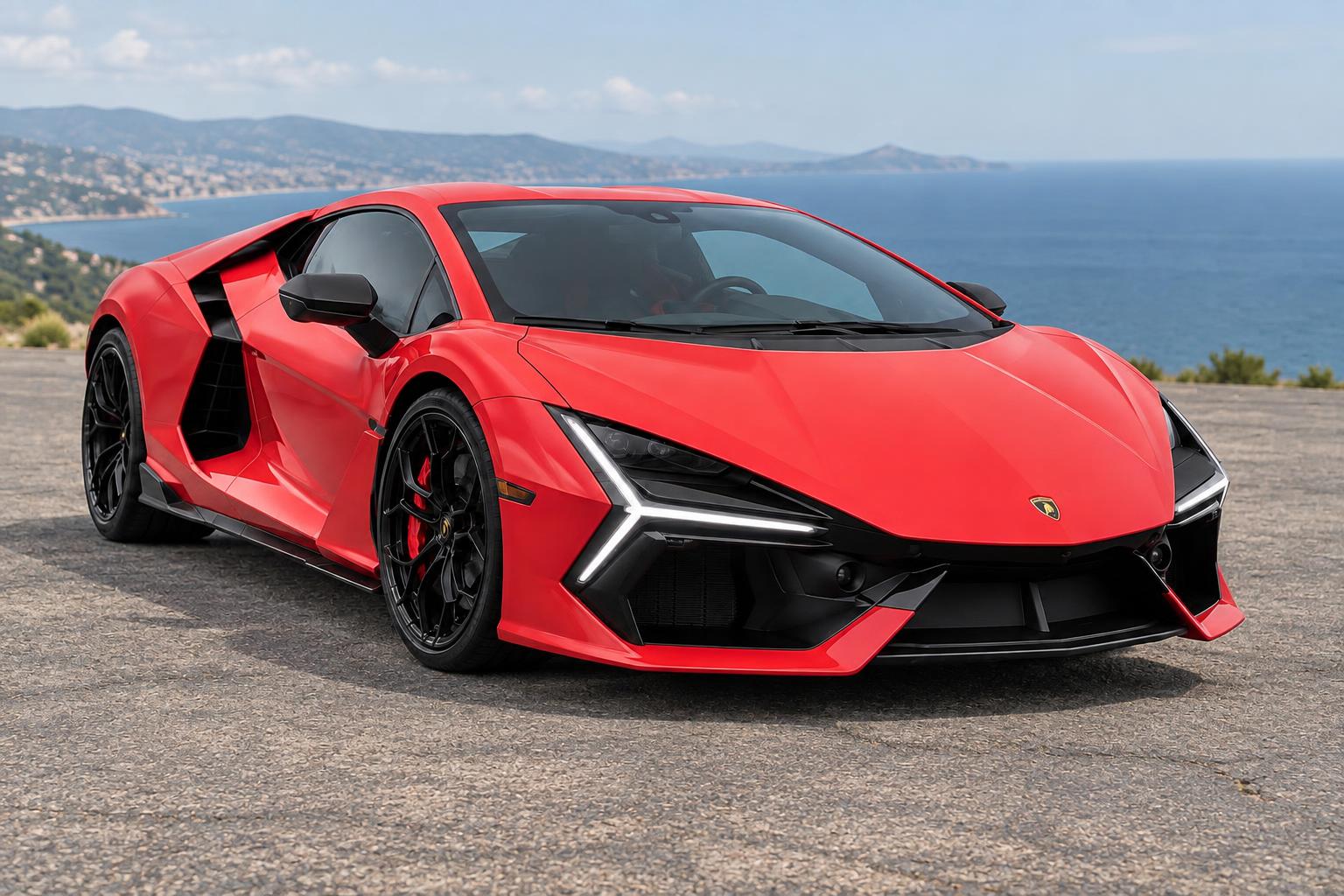 Lamborghini Revuelto fotografata in Costa mediterranea